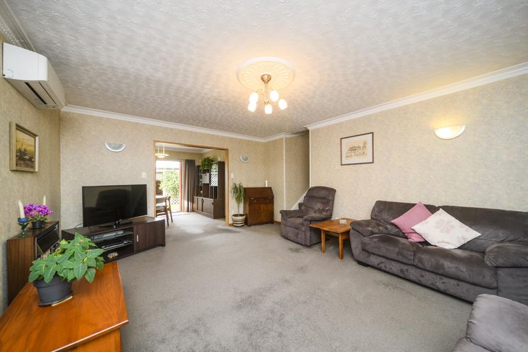 Photo of property in 73 Wood Street, Takaro, Palmerston North, 4410