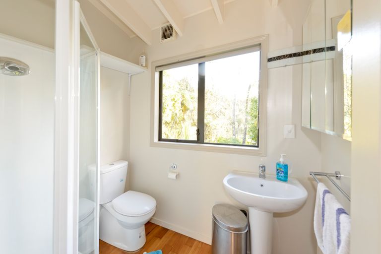 Photo of property in 166 Opanuku Road, Henderson Valley, Auckland, 0612