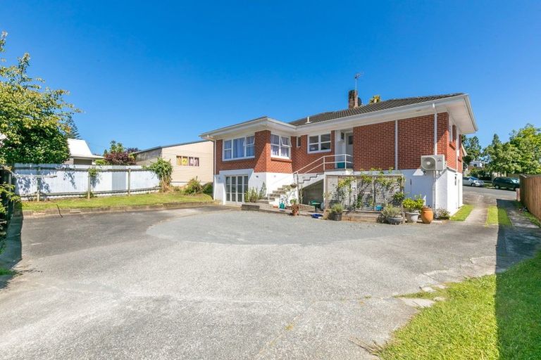 Photo of property in 35 Hinton Avenue, Forest Lake, Hamilton, 3200