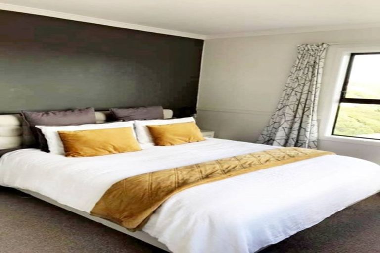 Photo of property in 36 Kiriwai Road, Paremata, Porirua, 5024