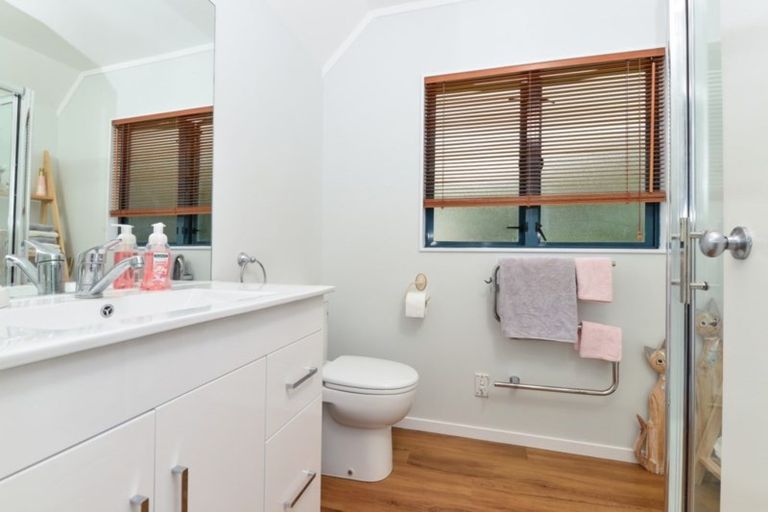 Photo of property in 27 Greenfield Drive, Western Heights, Hamilton, 3200