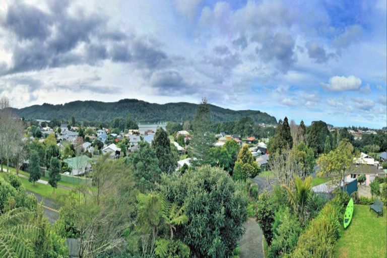 Photo of property in 105 Waireka Place, Whangamata, 3620