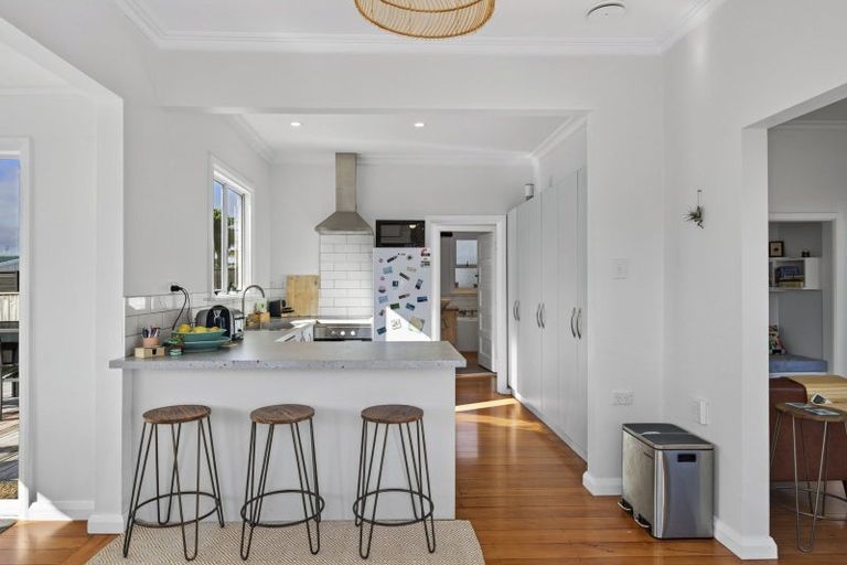 Photo of property in 319 Carrington Street, Vogeltown, New Plymouth, 4310