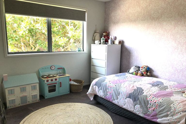 Photo of property in 560 Beach Road, Rothesay Bay, Auckland, 0630