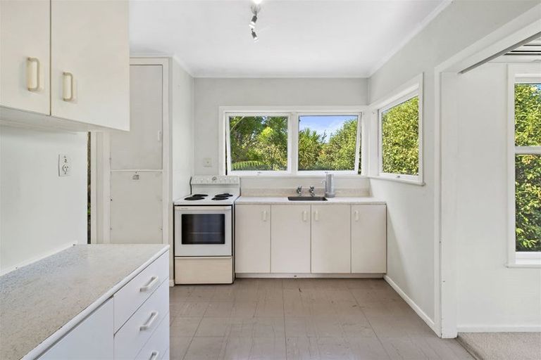 Photo of property in 71 Lyons Avenue, Murrays Bay, Auckland, 0630