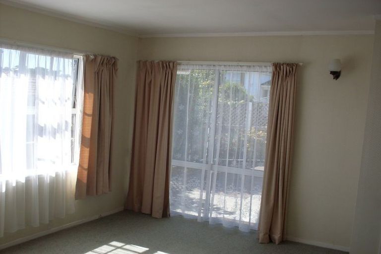 Photo of property in 32 Gilbass Avenue, Hamilton Lake, Hamilton, 3204