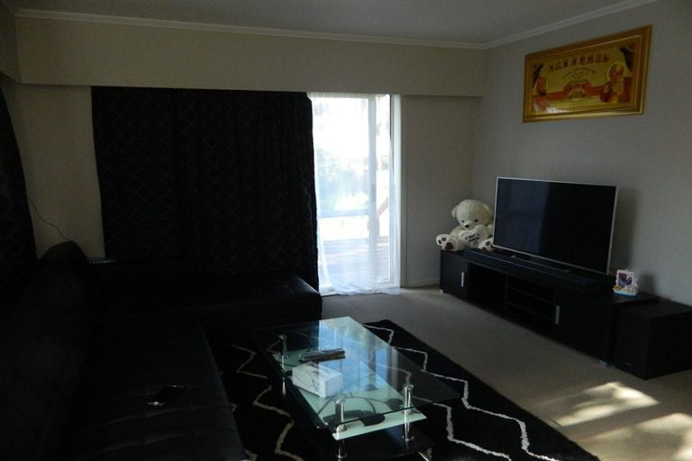 Photo of property in 2/6 Keldale Place, Forrest Hill, Auckland, 0620