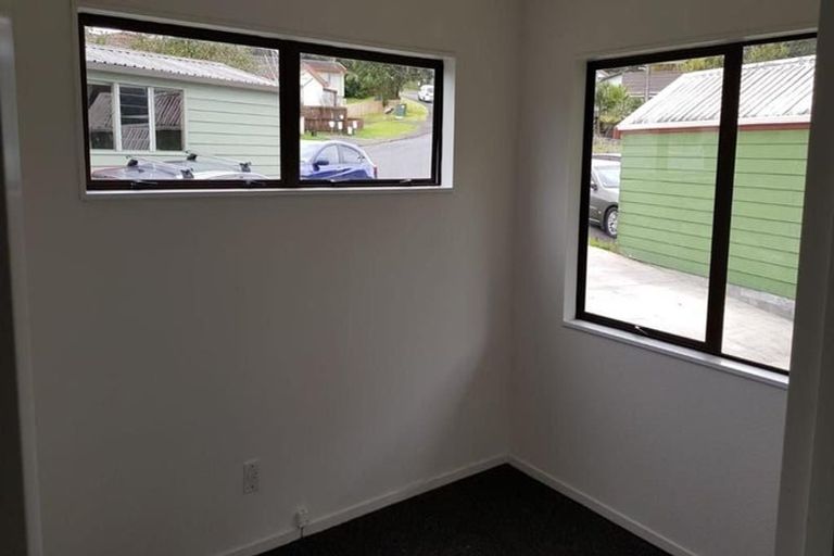 Photo of property in 20 Thistledew Place, Bayview, Auckland, 0629