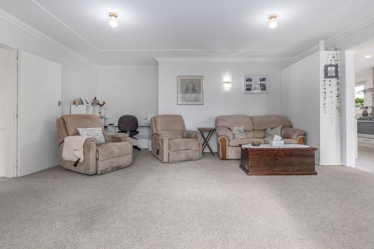 Photo of property in 74 Kennedy Drive, Levin, 5510