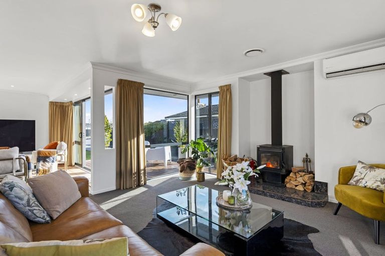 Photo of property in 320 Main North Road, Redwood, Christchurch, 8051