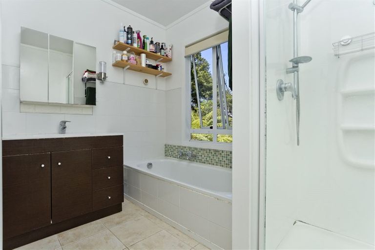 Photo of property in 7e Fernwood Grove, Bayview, Auckland, 0629