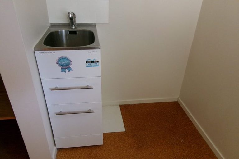 Photo of property in 82 Sandspit Road, Waiuku, 2123