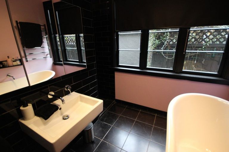 Photo of property in 15 Ake Ake Avenue, Hokowhitu, Palmerston North, 4410