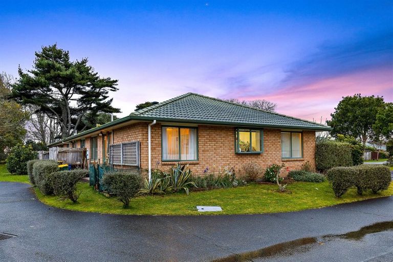 Photo of property in Kessel Way, 27/5 Craiburn Street, Ranui, Auckland, 0612