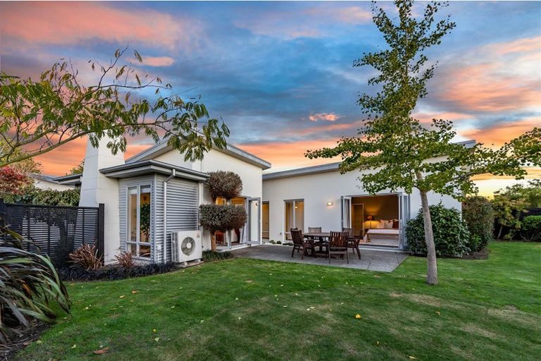 Photo of property in 15 Riverwood Boulevard, Redwood, Christchurch, 8051