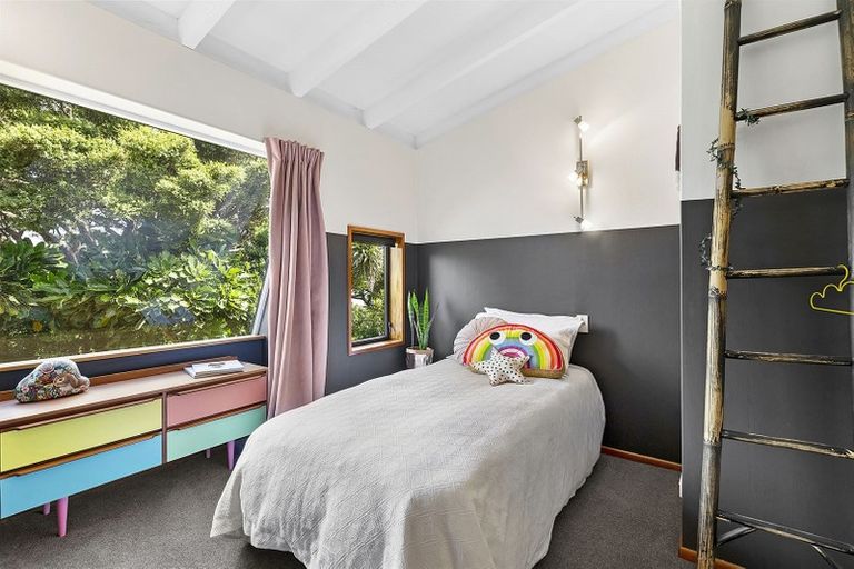 Photo of property in 7 Ayr Place, Papakowhai, Porirua, 5024