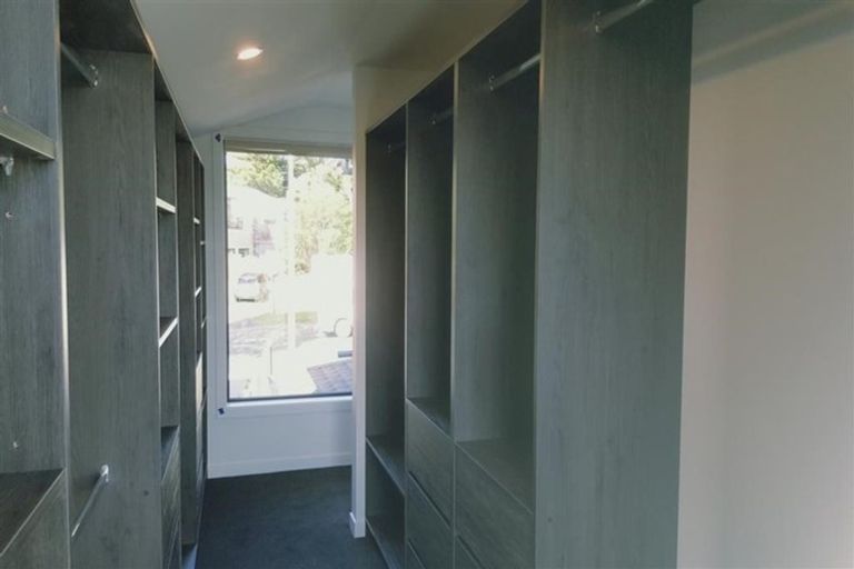 Photo of property in 8 Newport Place, Forrest Hill, Auckland, 0620