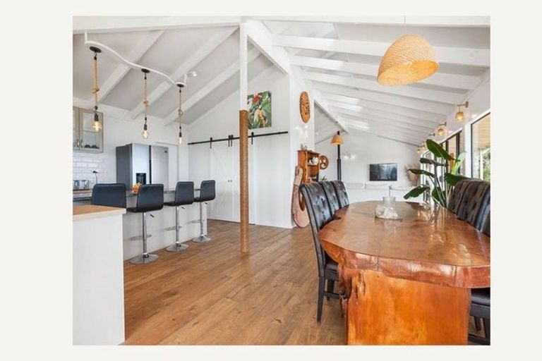 Photo of property in 21 Spicer Road, Cable Bay, 0420