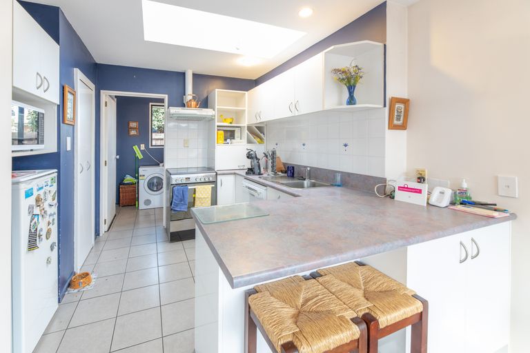 Photo of property in 2/14 Innisfree Place, Northwood, Christchurch, 8051