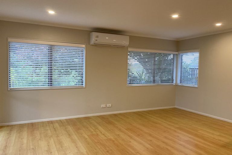 Photo of property in 1/28 Bernie Edwards Place, Botany Downs, Auckland, 2010