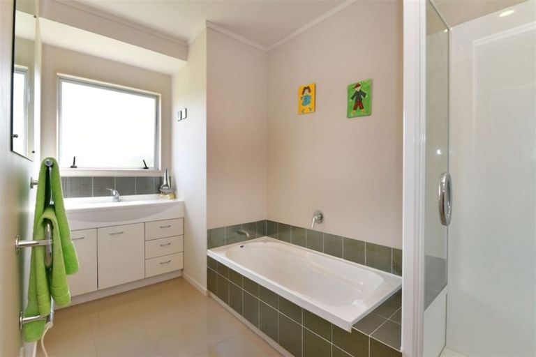 Photo of property in 40b Donald Street, Stanmore Bay, Whangaparaoa, 0932