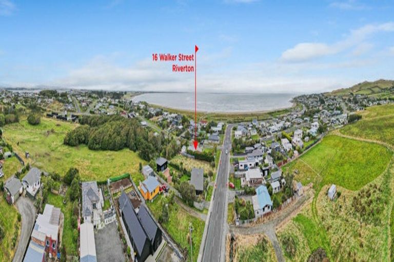 Photo of property in 16 Walker Street, Riverton/aparima, Riverton, 9822