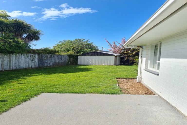 Photo of property in 2/226 Wainoni Road, Avondale, Christchurch, 8061
