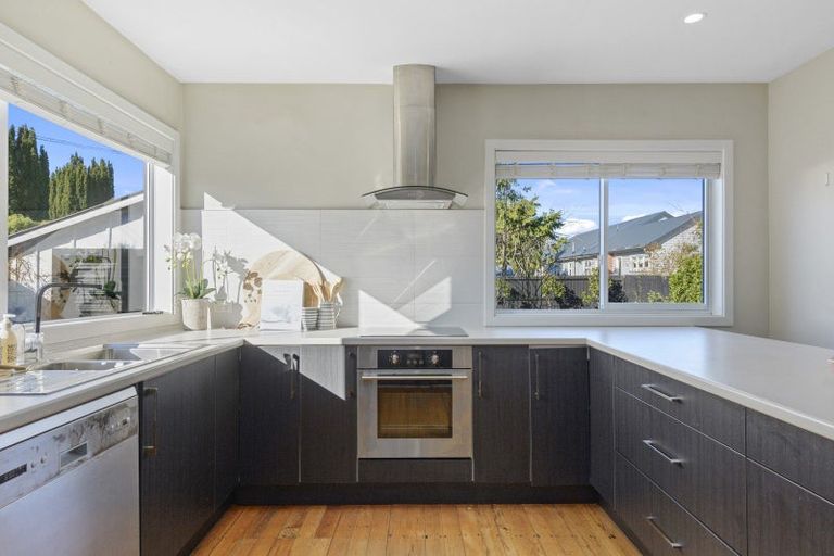 Photo of property in 27 Aorangi Road, Bryndwr, Christchurch, 8053