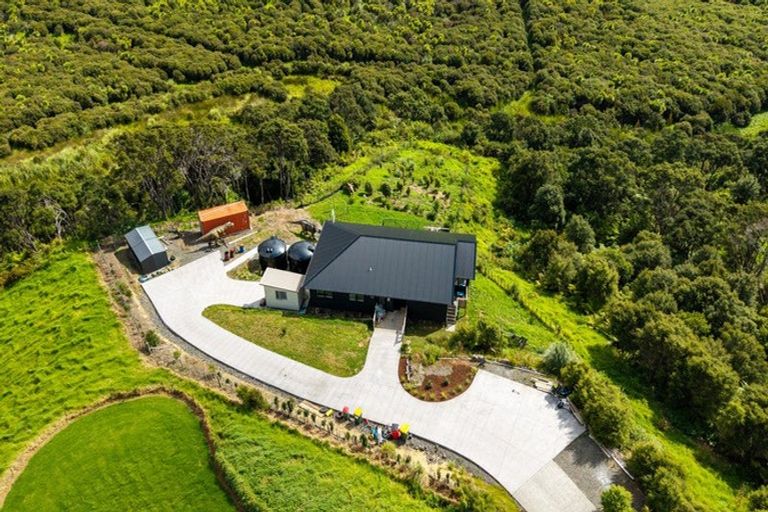 Photo of property in 193 Pinchgut Road, Kaukapakapa, 0873