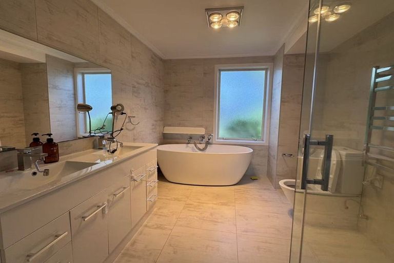 Photo of property in 14 Mountain Beech Rise, Albany, Auckland, 0632