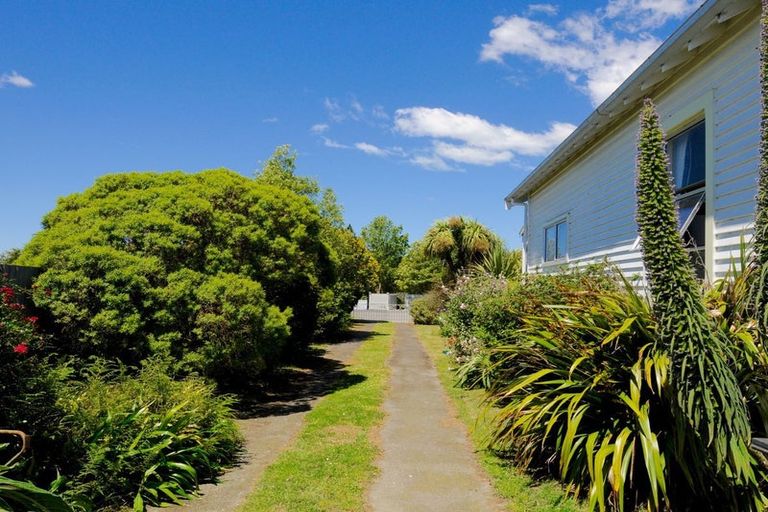 Photo of property in 30 Rhodes Street, Waimate, 7924