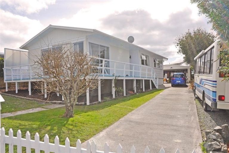 Photo of property in 21 Snells Beach Road, Snells Beach, 0920