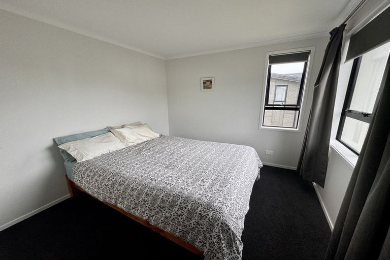 Photo of property in 17 Discovery Place, Marfell, New Plymouth, 4310