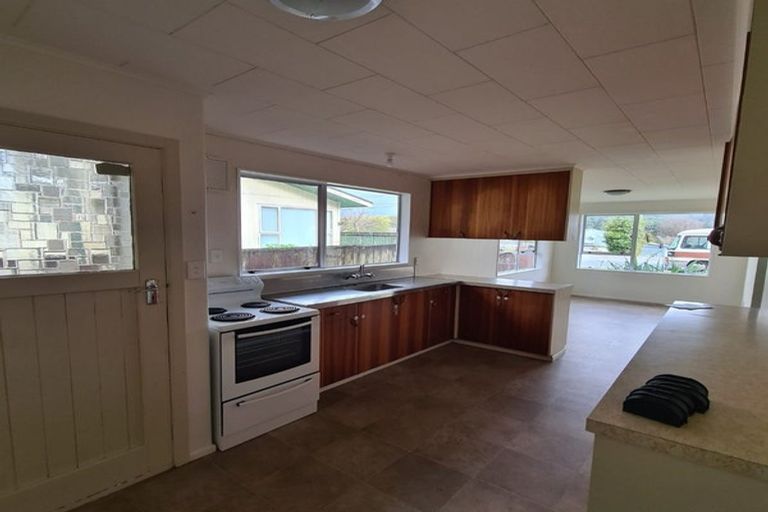 Photo of property in 15 Gillespies Road, Birchville, Upper Hutt, 5018