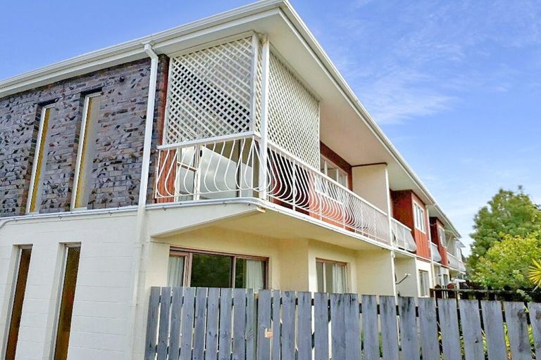 Photo of property in 10/773 Beach Road, Browns Bay, Auckland, 0630
