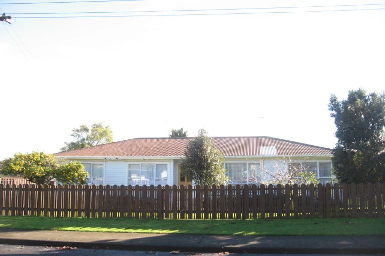 Photo of property in 14 Adams Road, Manurewa, Auckland, 2102