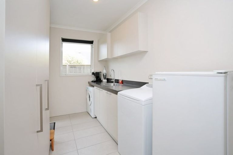 Photo of property in 10 Northside Drive, Waikiwi, Invercargill, 9810