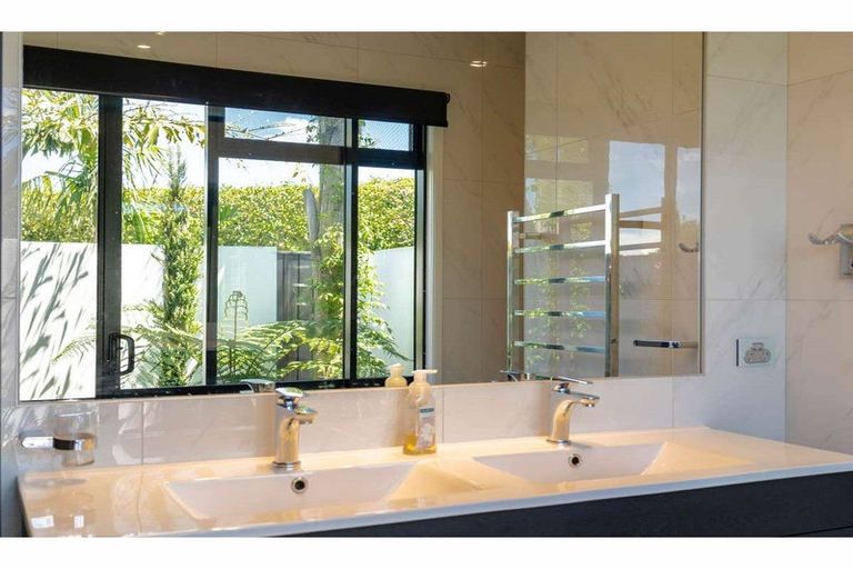 Photo of property in 10 Cochrane Drive, Kerikeri, 0230