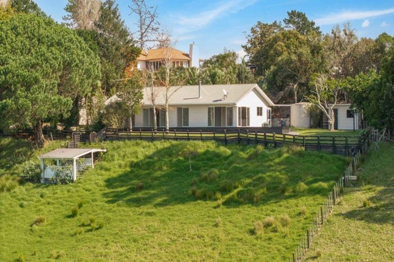 Photo of property in 165 Spur Road, Stillwater, Silverdale, 0993