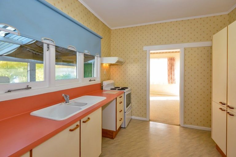 Photo of property in 97 Havelock Road, Havelock North, 4130