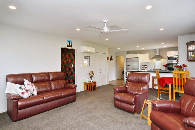 Photo of property in 12 Beech Drive, Rangiora, 7400