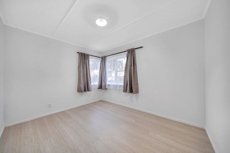 Photo of property in 38 Pinedale Place, Henderson, Auckland, 0610