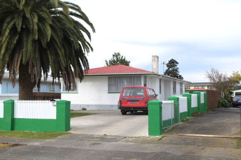Photo of property in 15 Hardie Street, Mangere East, Auckland, 2024