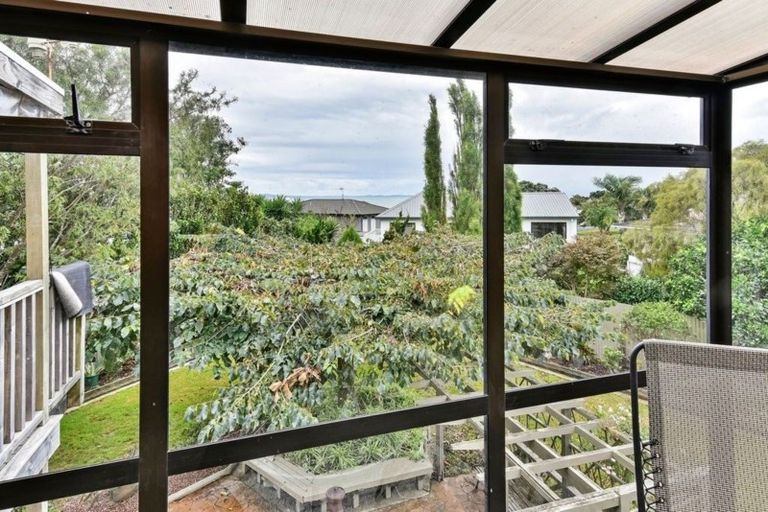 Photo of property in 19 Taihiki Road, Clarks Beach, 2122