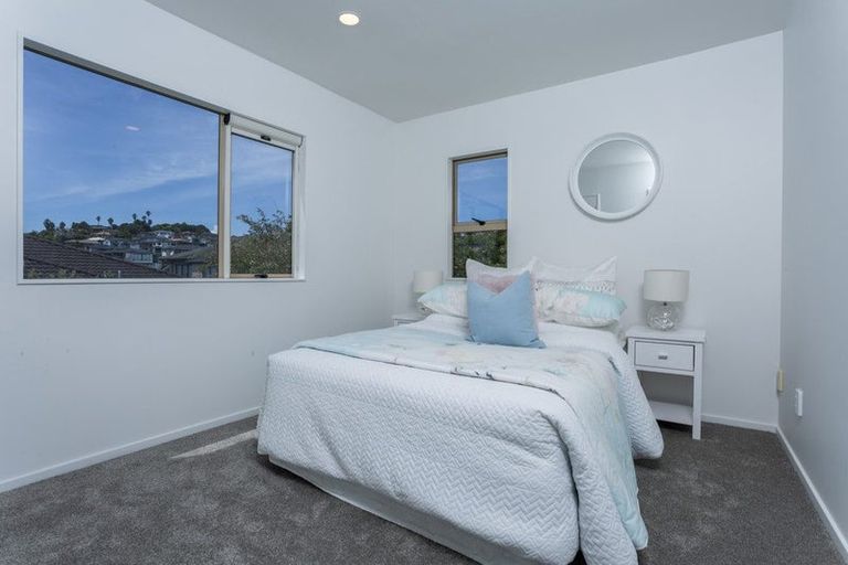 Photo of property in 78 Medallion Drive, Oteha, Auckland, 0632