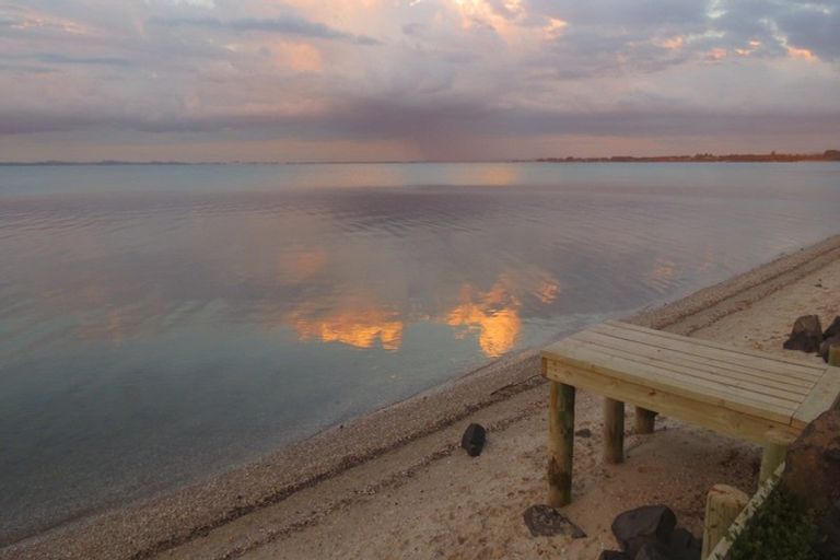 Photo of property in 4 Crispe Road, Clarks Beach, 2122