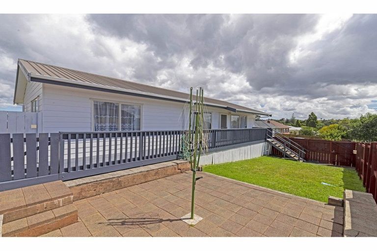 Photo of property in 2 Glendene Avenue, Glendene, Auckland, 0602
