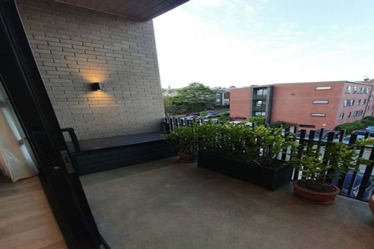 Photo of property in 202/2b Matatiki Street, Northcote, Auckland, 0627