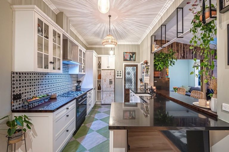 Photo of property in 200 Queen Street, Northcote Point, Auckland, 0627