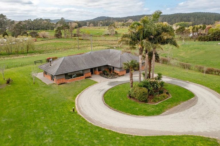 Photo of property in 255 Ararimu Valley Road, Helensville, Waimauku, 0882